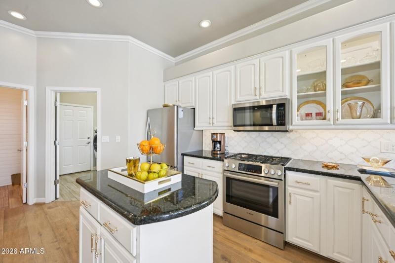 26-web-or-mls-N 56th Ave-S0502-026