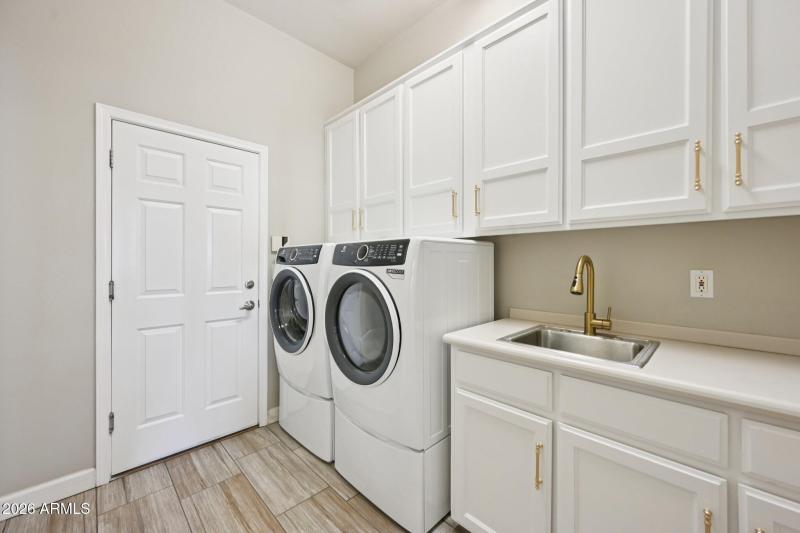 31-web-or-mls-N 56th Ave-S0502-031