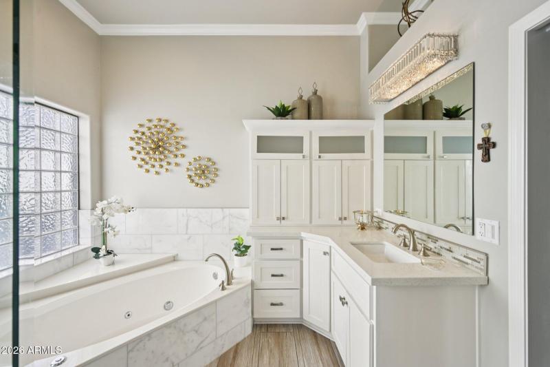 39-web-or-mls-N 56th Ave-S0502-039