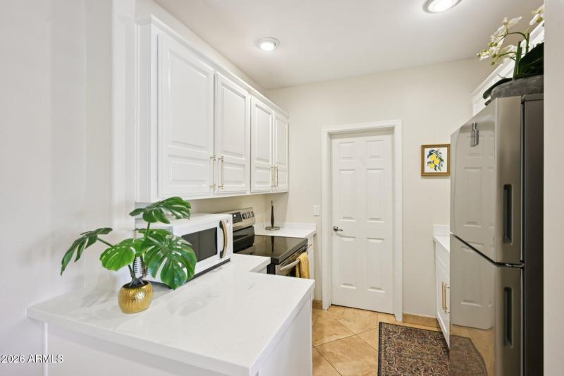 44-web-or-mls-N 56th Ave-S0502-044