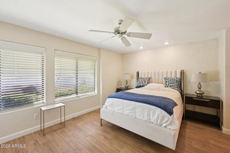 52-web-or-mls-N 56th Ave-S0502-052