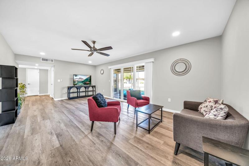 14633 N Boswell Blvd-11