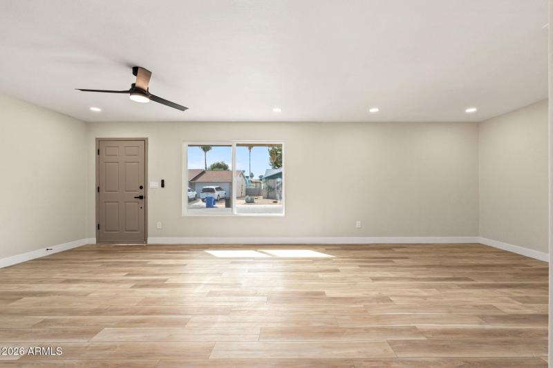 3556 E Helena Dr - 06