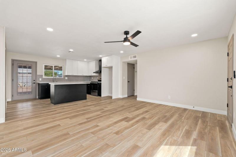 3556 E Helena Dr - 07