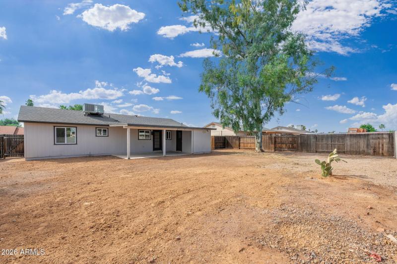 3556 E Helena Dr - 22