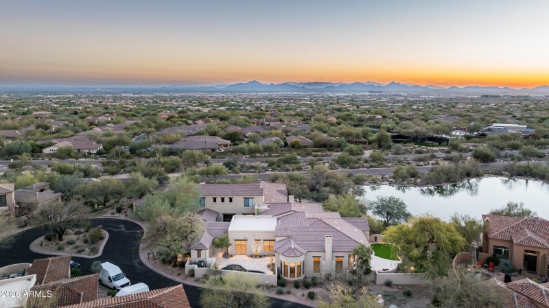 9280EThompsonPeakPkwy42-45