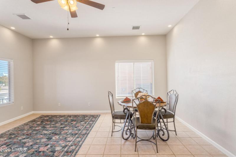 Liv/Dining Room