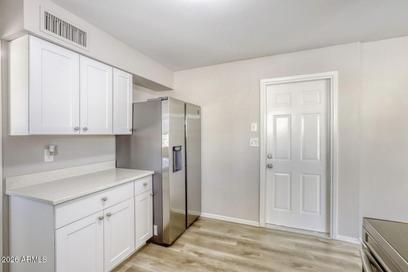 864 N 62nd St - Web Quality - 014 - 14 K