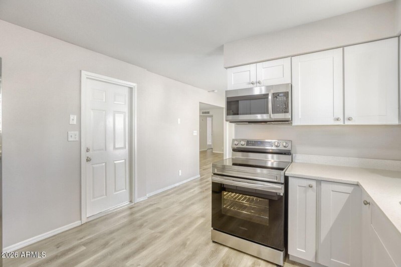 864 N 62nd St - Web Quality - 015 - 15 K