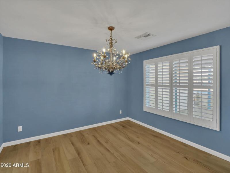 21-2401 S Saratoga-21