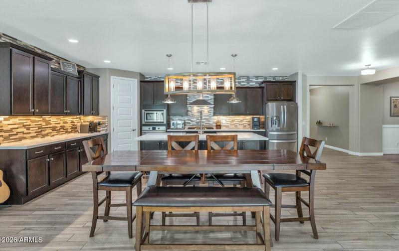 17012 W Sand Hills Rd-large-009-030-1701