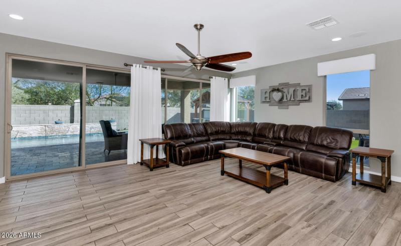 17012 W Sand Hills Rd-large-012-021-1701