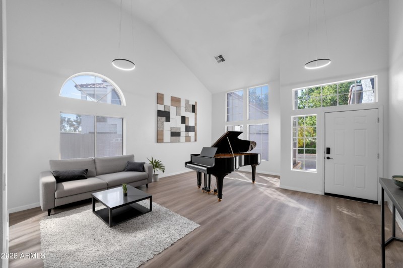 004__Staged1405 N Jamaica Way_FrontRoom