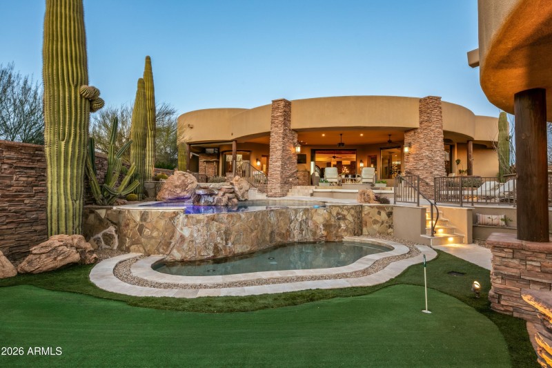 002_Backyard Paradise