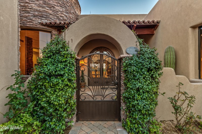 008_Welcoming Entrance