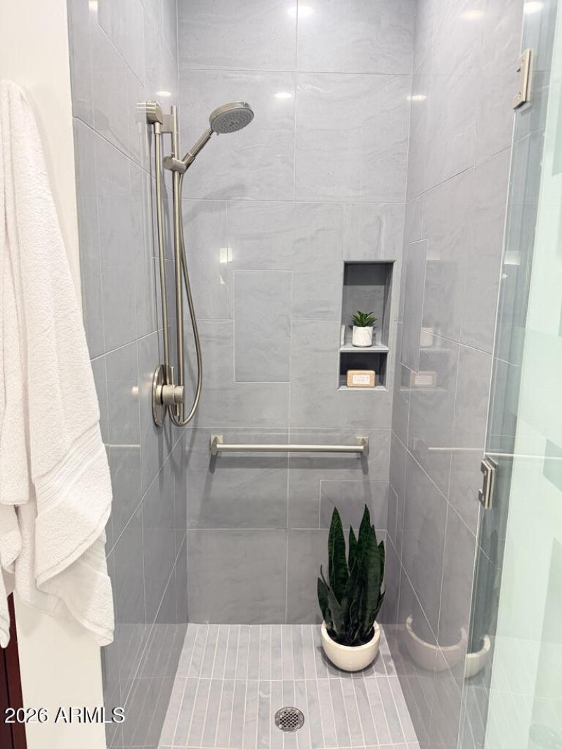 A0EBFF84-E937-46D5-8268-B26A1A03DD3C_1_1