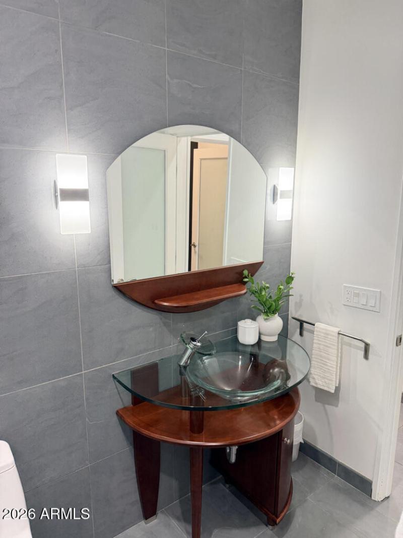 6126FA2C-7F15-406A-94CA-83905279D414_1_1