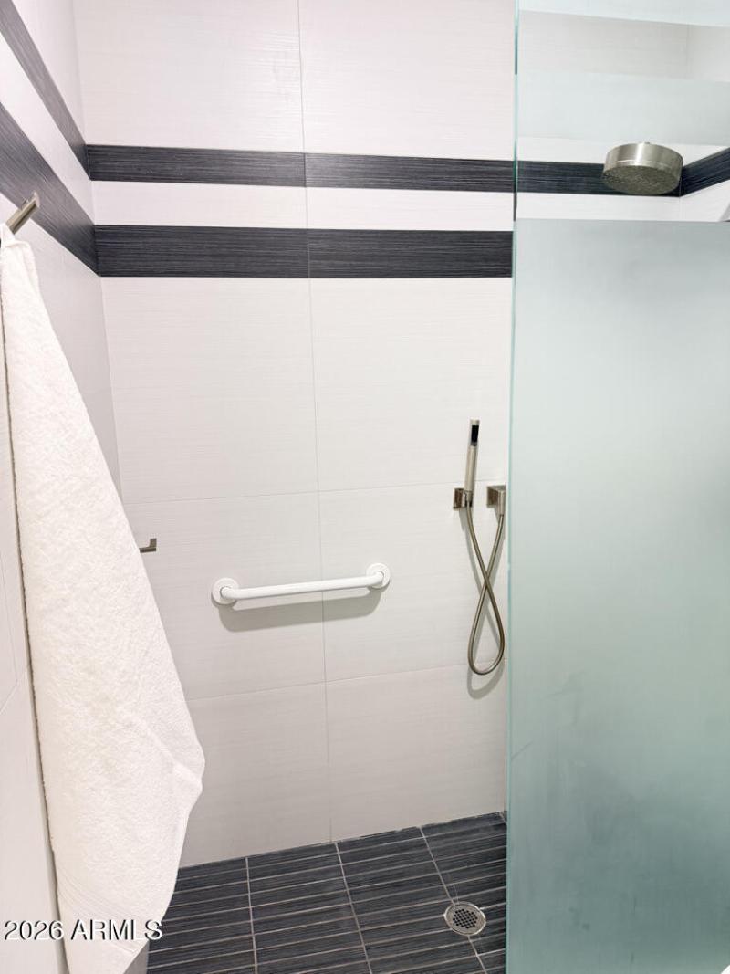 DF4D3205-12B9-41D5-BB3D-297FBFE5A505_1_1