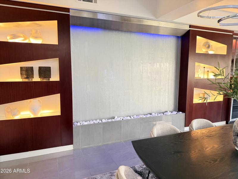 8D939B48-79E5-4B07-9625-975E8C30E66D