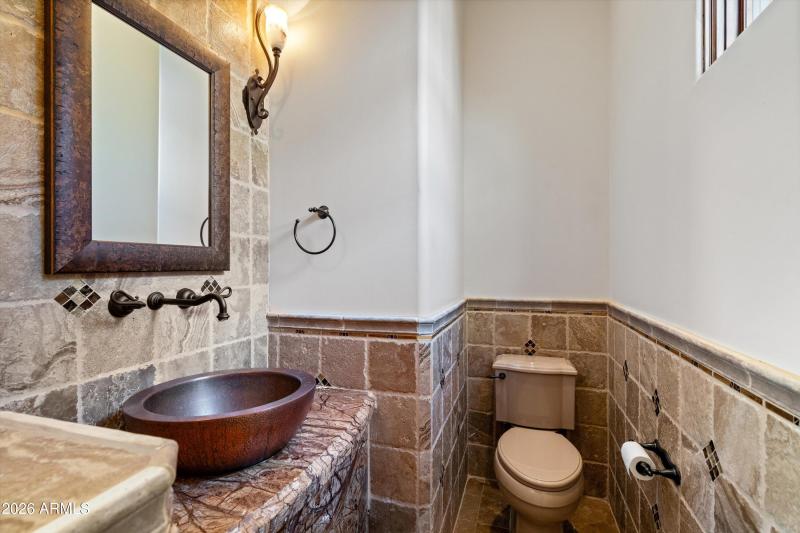 084-Guest Bathroom