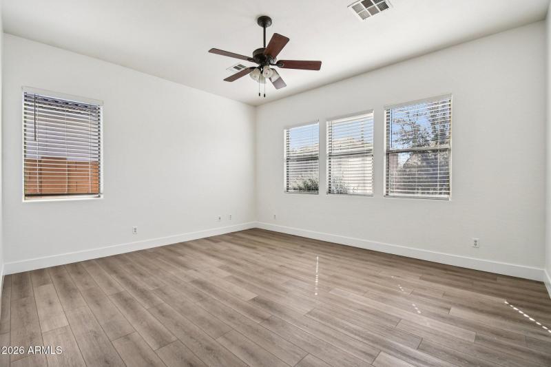 18-web-or-mls-S Roca St-S0702-018