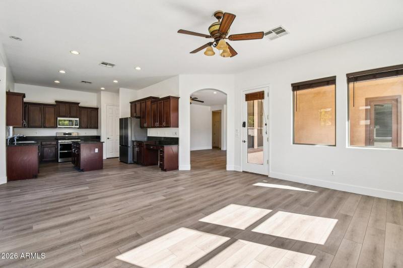 11-web-or-mls-S Roca St-S0702-011