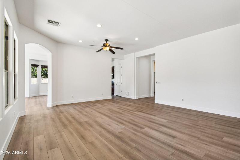 7-web-or-mls-S Roca St-S0702-007