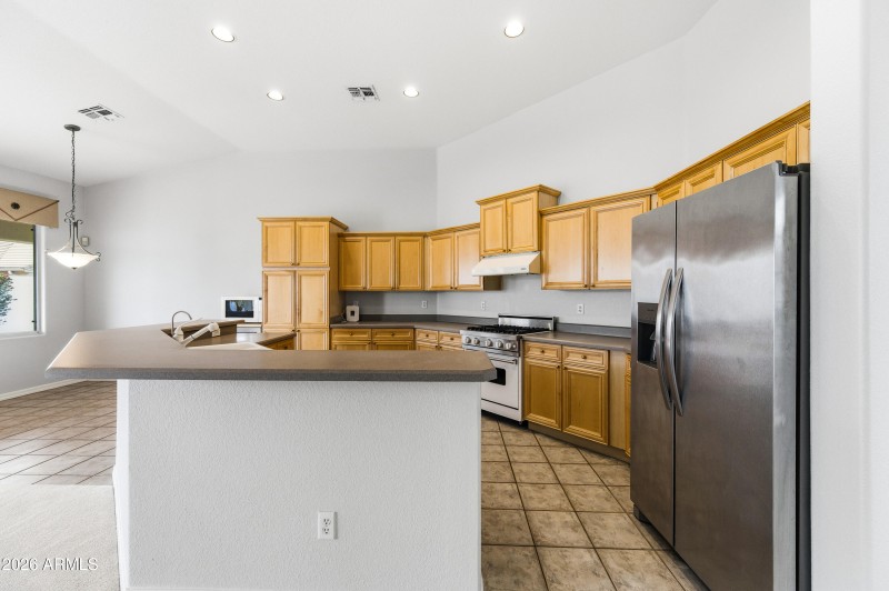 1695 E Monterey St-15