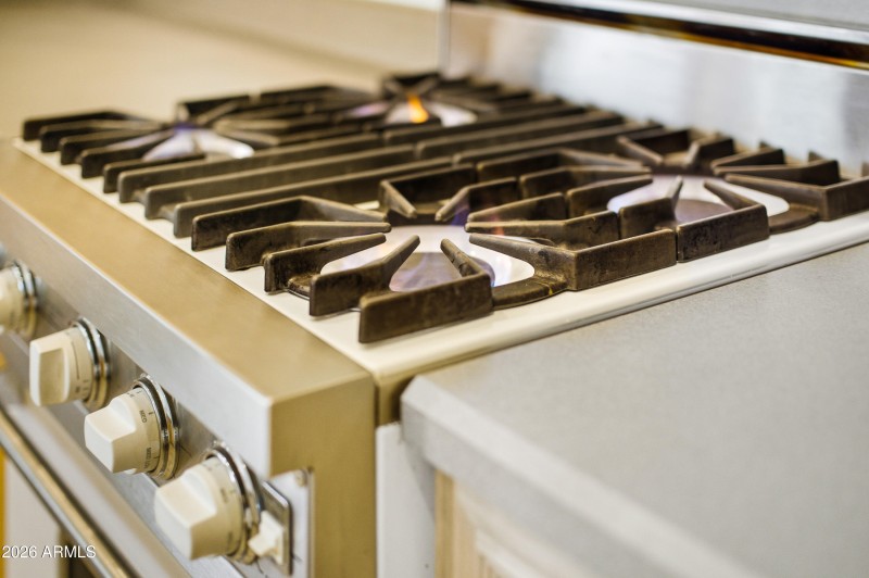 1695 E Monterey St-17