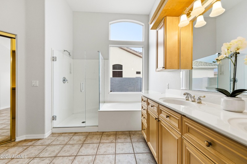 1695 E Monterey St-33