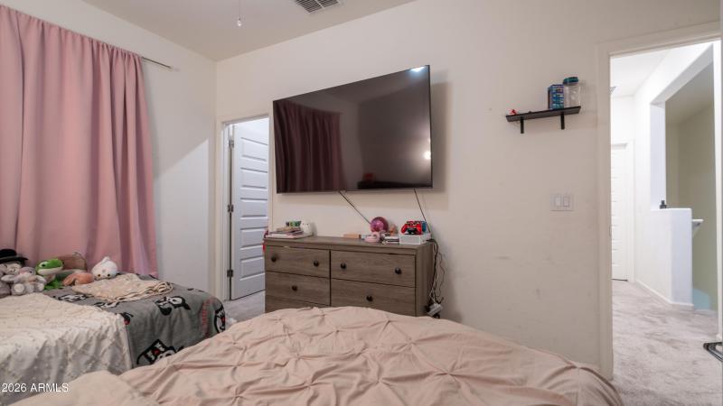 Bedroom 2 with closet 2