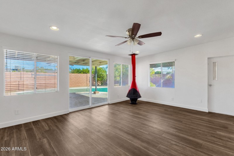 Bonus room w/ double access