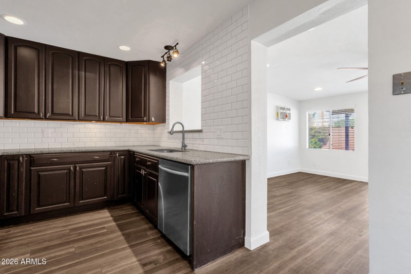 Kitchen and bonus room entry