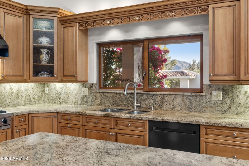 15-web-or-mls-5225-e-turquoise-ave