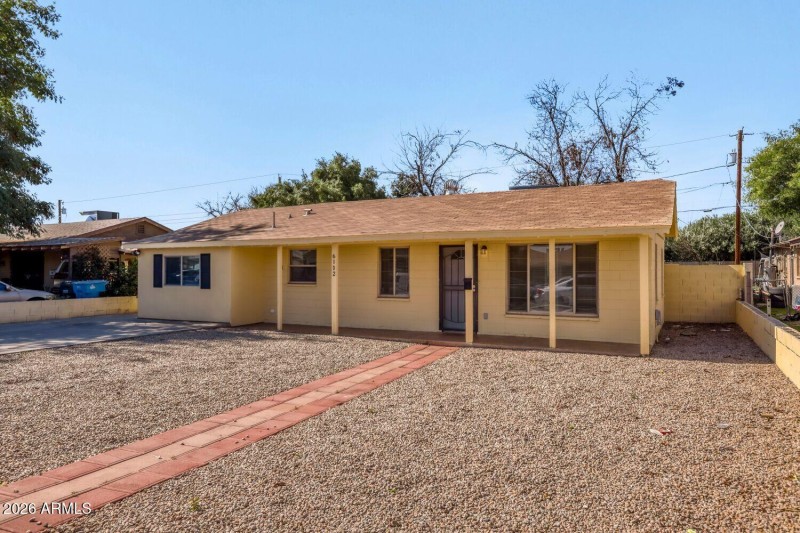 6132 N 35th Dr - Web Quality - 002 - 02