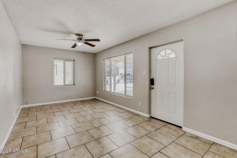 6132 N 35th Dr - Web Quality - 006 - 06