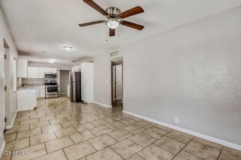 6132 N 35th Dr - Web Quality - 008 - 08