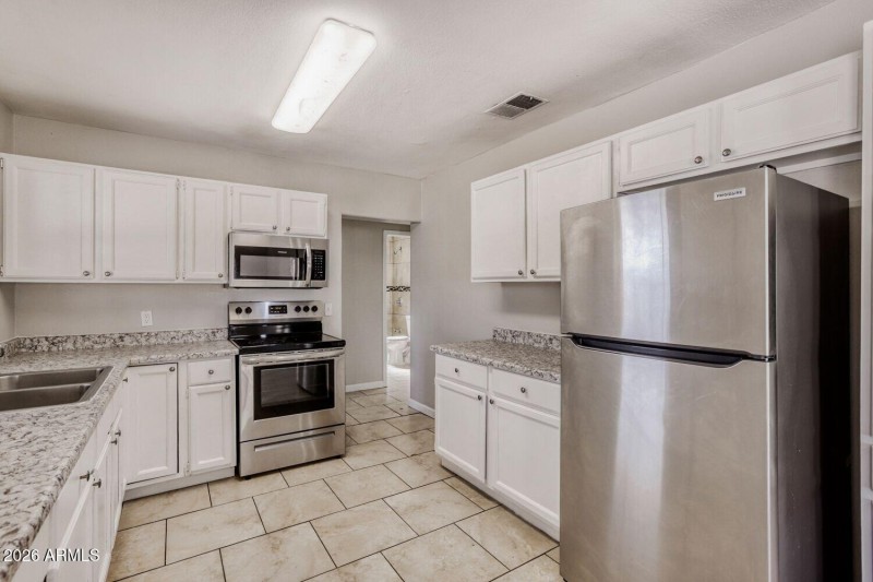 6132 N 35th Dr - Web Quality - 012 - 12