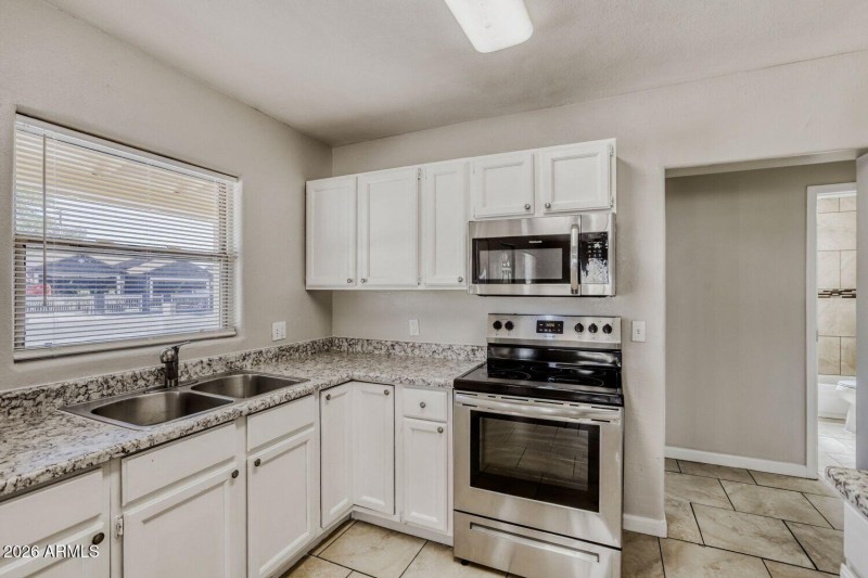 6132 N 35th Dr - Web Quality - 015 - 15