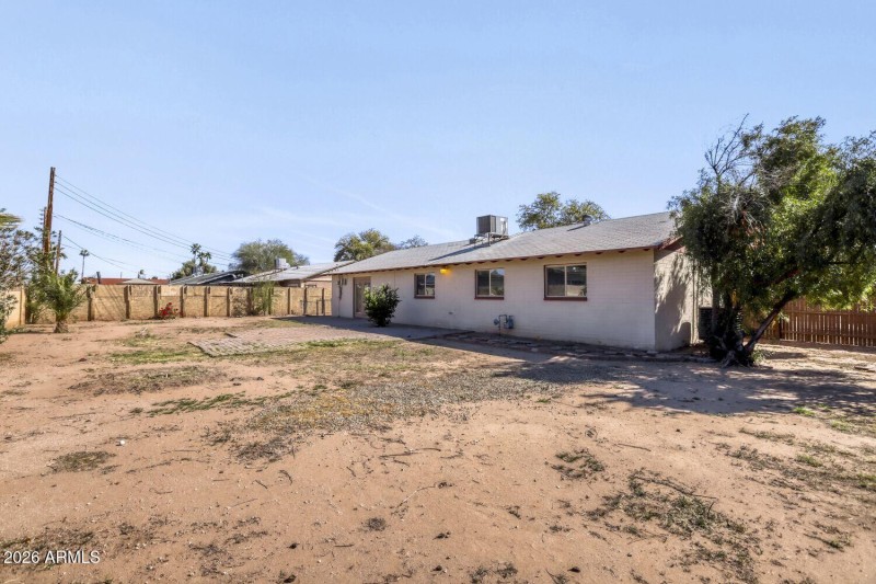 2952 N 53rd Dr - Web Quality - 001 - 01