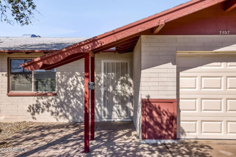 2952 N 53rd Dr - Web Quality - 002 - 02