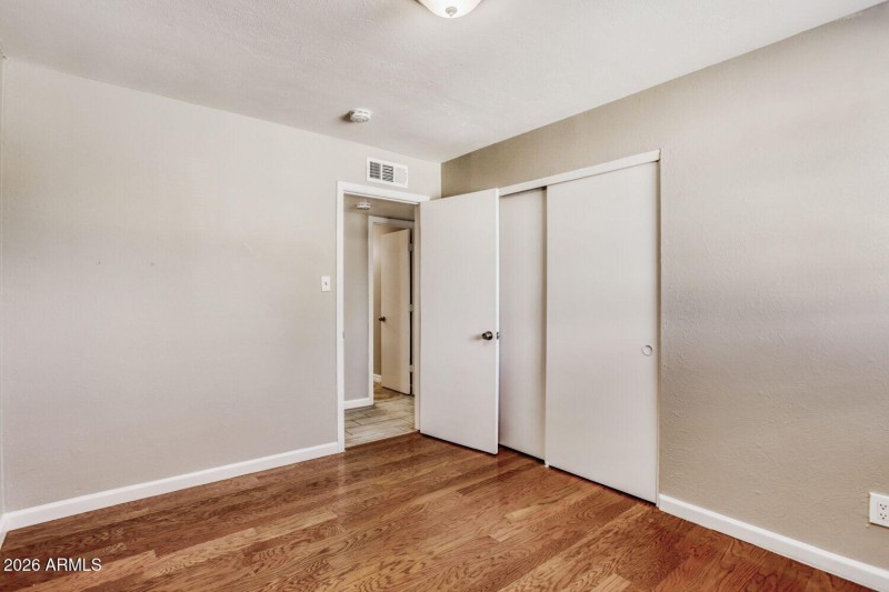 2952 N 53rd Dr - Web Quality - 025 - 25