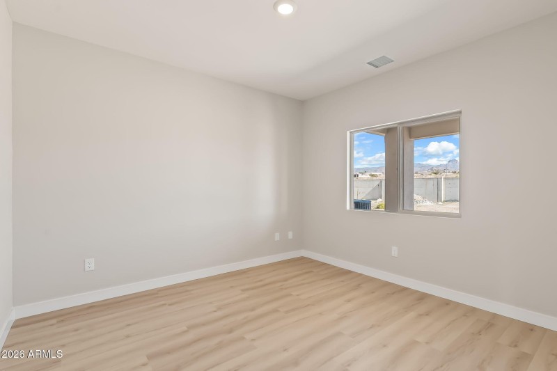 35-web-or-mls-JON00225