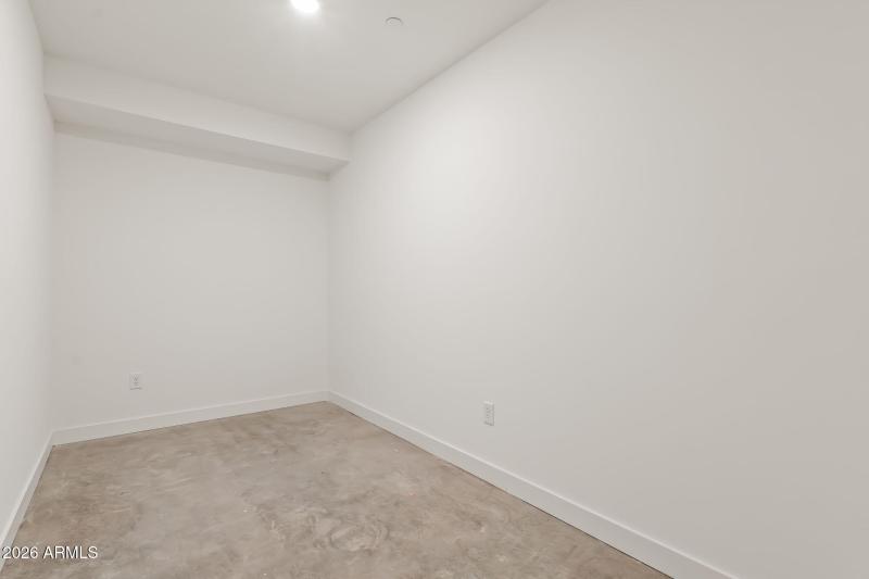 49-web-or-mls-JON00267