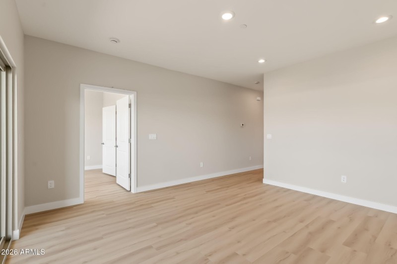 25-web-or-mls-JON00189