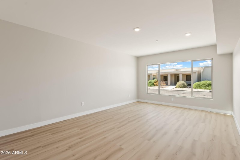 41-web-or-mls-JON00243