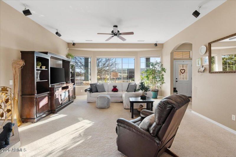 08-Living Room & Foyer