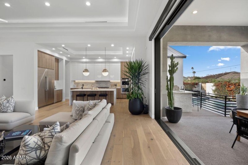 Indoor/Outdoor Living