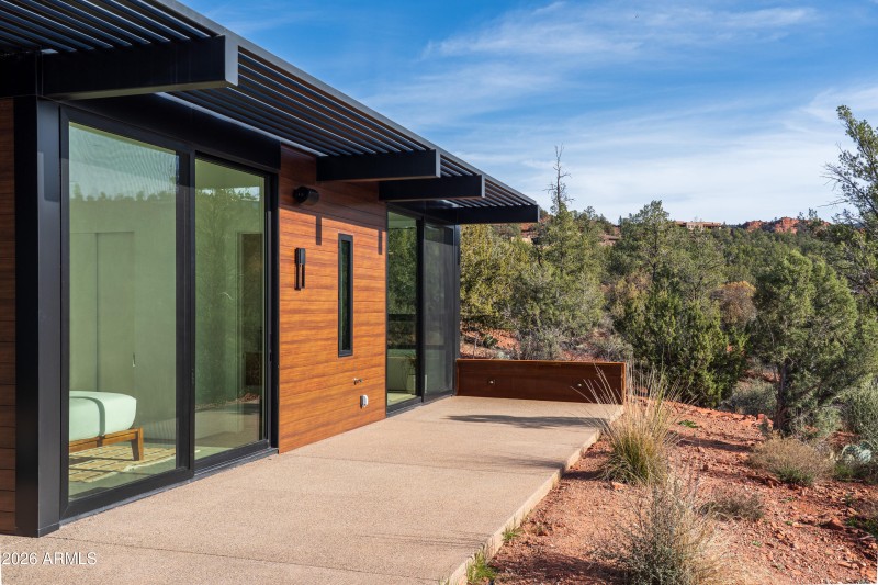 Guest Bedroom 2 & 3 Exterior Access