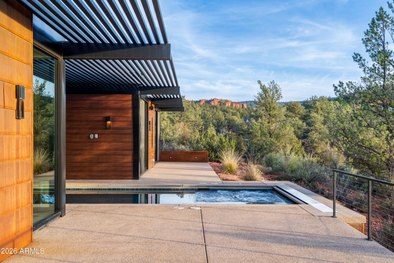 Pool & Deck